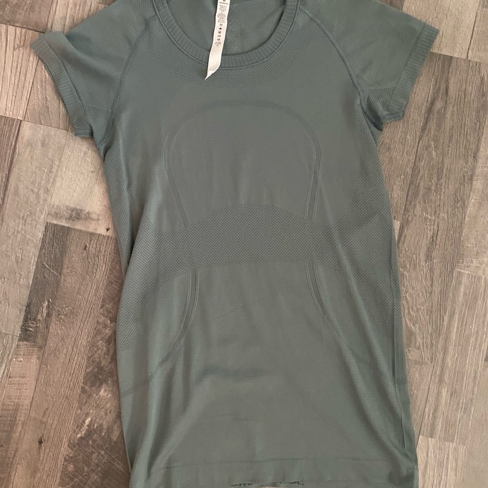 Lululemon shirt